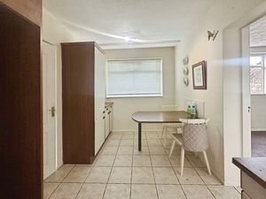 Dining Kitchen - click for photo gallery